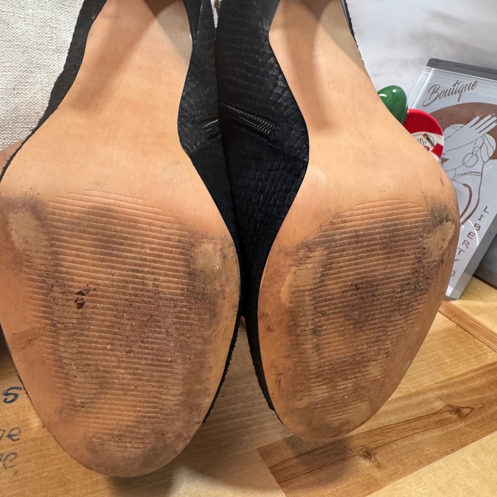 Audrey Brooke Black Peep-Toe Heels size 8 used - Picture 5 of 6